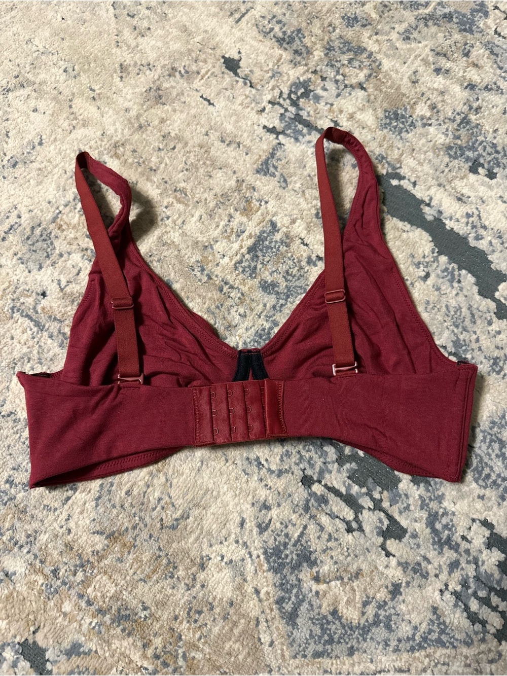 MeUndies Women’s Wireless Burgundy Bra - Picture 2 of 3